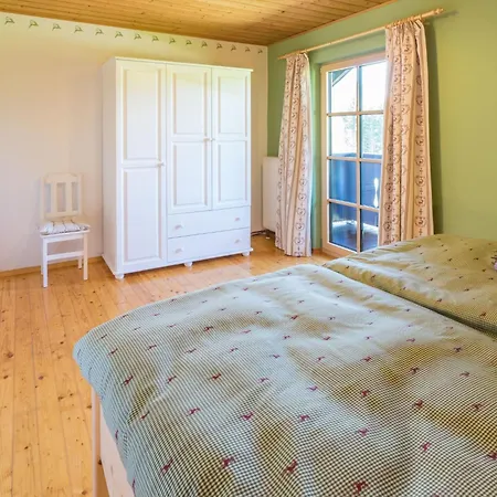 בית נופש Erhoehte Und Ruhige Lage Am Ortsrand Von By Interhome